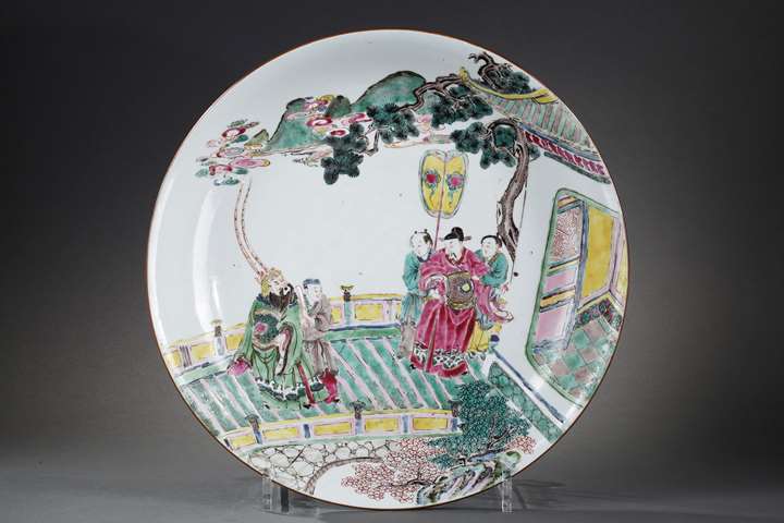 Large dish porcelain Famille Rose with a decor figures and pavillon probably a roman scene